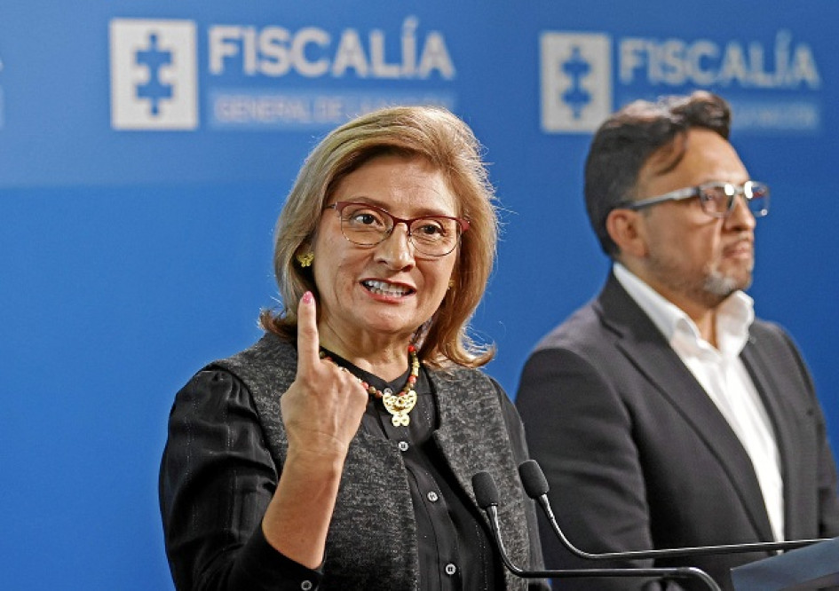La vicefiscal general, Martha Mancera, dijo en una conferencia de prensa que la primera fuente informó del plan de atentar contra el fiscal, Francisco Barbosa, el pasado 11 de julio, la segunda lo hizo 13 días después y la tercera, que fue el Ejército, el 4 de agosto. La vicefiscal general, Martha Mancera, dijo en una conferencia de prensa que la primera fuente informó del plan de atentar contra el fiscal, Francisco Barbosa, el pasado 11 de julio, la segunda lo hizo 13 días después y la tercera, que fue el Ejército, el 4 de agosto.