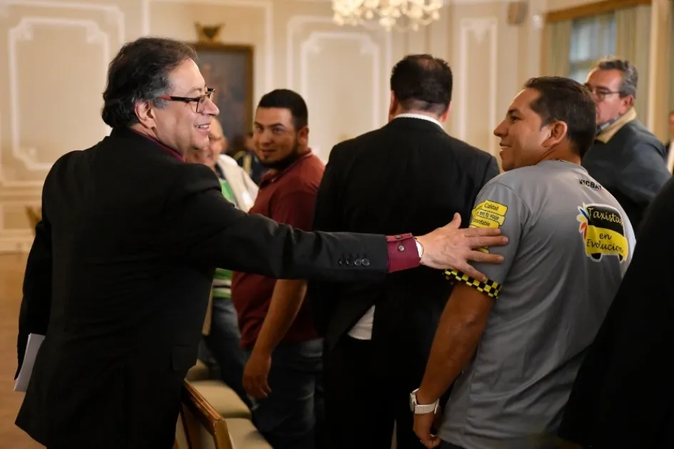 El presidente, Gustavo Petro, este viernes en el encuentro con taxistas en la Casa de Nariño. El presidente, Gustavo Petro, este viernes en el encuentro con taxistas en la Casa de Nariño.