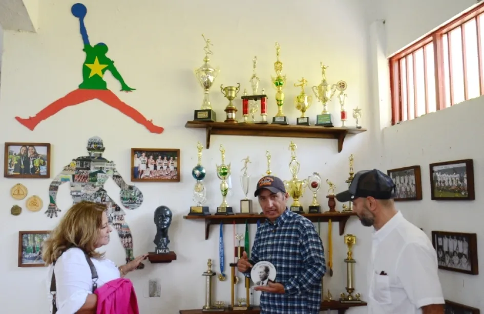 Trofeos de 1978, que siempre estuvieron en las casas de los deportistas y aún los conservaban, donados parte el museo deportivo. Trofeos de 1978, que siempre estuvieron en las casas de los deportistas y aún los conservaban, donados parte el museo deportivo.