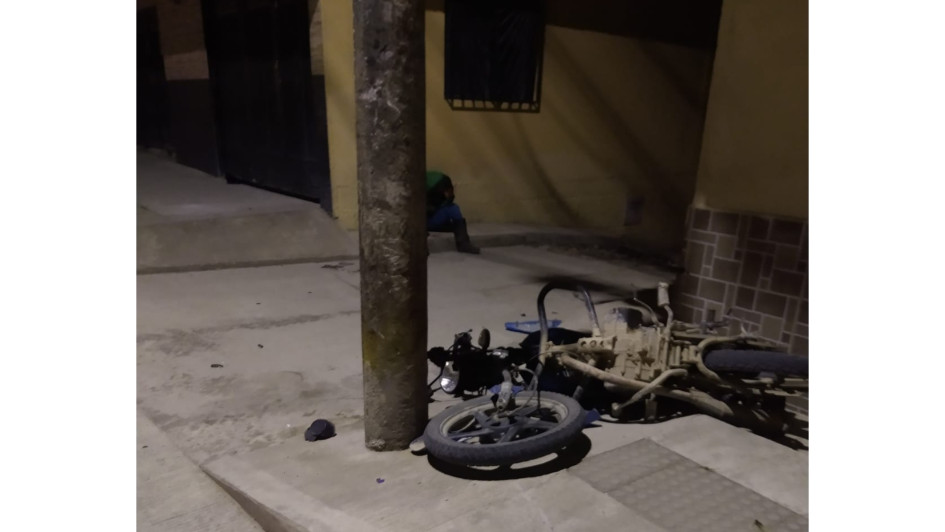 El conductor resultó herido y fue trasladado al hospital del municipio. El conductor resultó herido y fue trasladado al hospital del municipio.