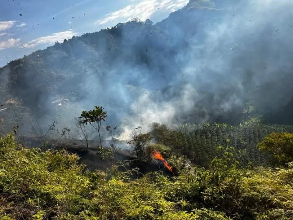 Incendio en la vereda La Playa de Marquetalia (Caldas). Incendio en la vereda La Playa de Marquetalia (Caldas).