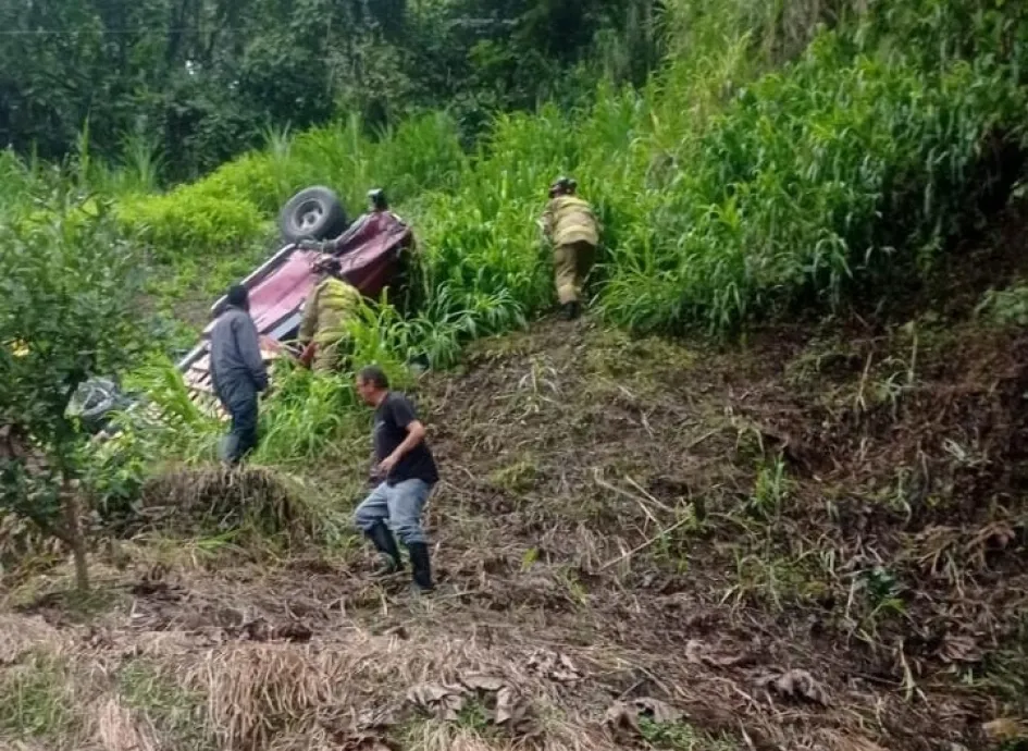 Esta es la camioneta accidentada en la antigua vía entre Manizales y Chinchiná. Esta es la camioneta accidentada en la antigua vía entre Manizales y Chinchiná.