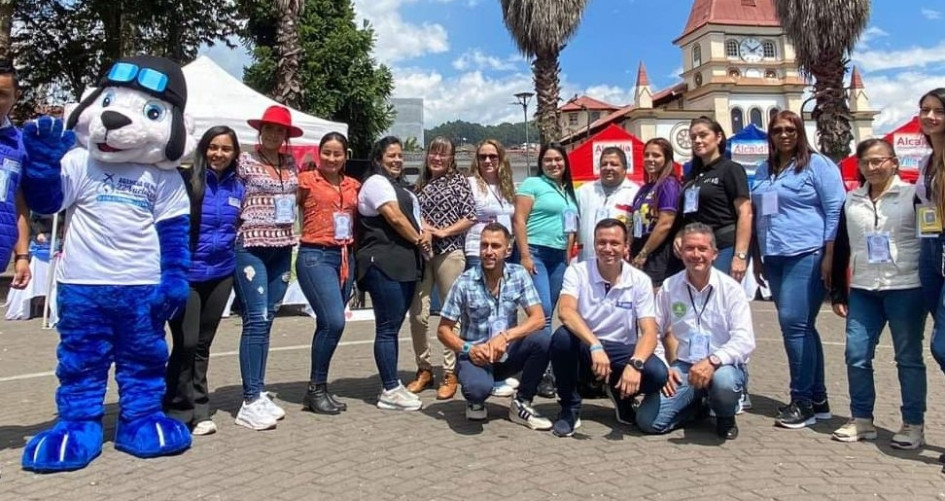24 empresarios de Villamaría (Caldas) participaron en la IV cohorte del programa Villamaría en Potencia, programa que busca fortalecer los sectores turismo, gastronómico, textil, servicios y comercio local. Apoyan Acopi y la Alcaldía municipal. 24 empresarios de Villamaría (Caldas) participaron en la IV cohorte del programa Villamaría en Potencia, programa que busca fortalecer los sectores turismo, gastronómico, textil, servicios y comercio local. Apoyan Acopi y la Alcaldía municipal.