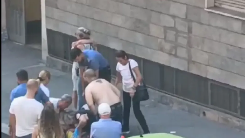 Un hombre salva la vida de una niña en Italia amortiguando su caída de un edificio Un hombre salva la vida de una niña en Italia amortiguando su caída de un edificio
