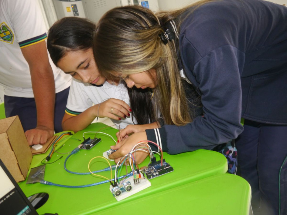 El colegio rural Santágueda, de Palestina, fue beneficiado con el programa Aula STEM, de la Universidad Nacional. Enseñan lo básico en programación de placas, circuitos y el montaje de comandos en el computador. El colegio rural Santágueda, de Palestina, fue beneficiado con el programa Aula STEM, de la Universidad Nacional. Enseñan lo básico en programación de placas, circuitos y el montaje de comandos en el computador.