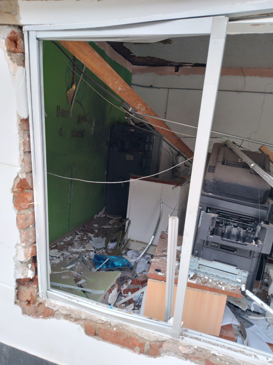 Atacan sede del Banco Agrario y se roban un cajero automático en Cauca Atacan sede del Banco Agrario y se roban un cajero automático en Cauca