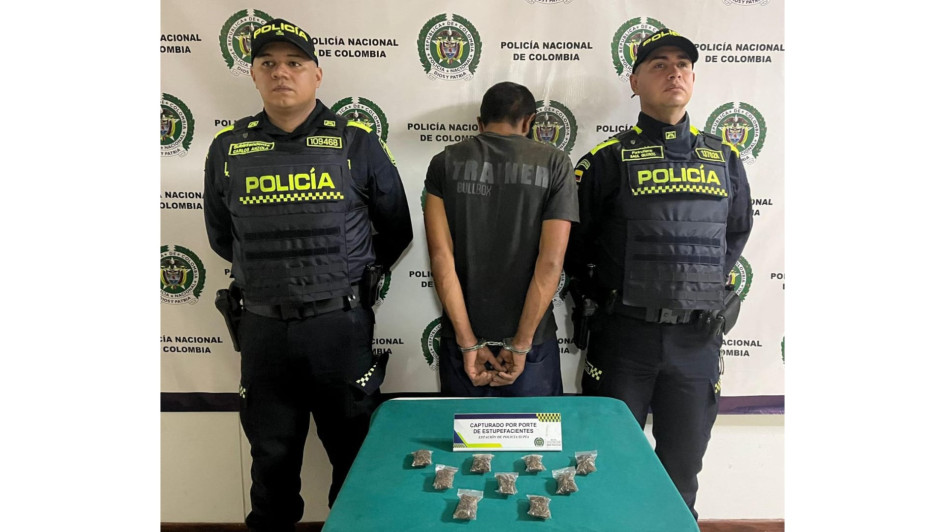 A alias Barbas lo enviaron a la cárcel. A alias Barbas lo enviaron a la cárcel.
