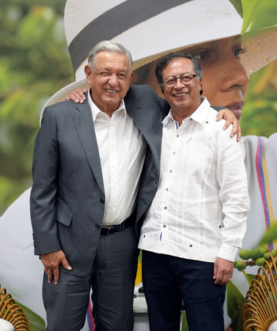 El presidente mexicano, Andrés Manuel López Obrador, en reunión con su homólogo, Gustavo Petro, con quien conversó de las iniciativas de paz que hay en marcha en el país y sobre el cambio de paradigma mundial con las drogas. El presidente mexicano, Andrés Manuel López Obrador, en reunión con su homólogo, Gustavo Petro, con quien conversó de las iniciativas de paz que hay en marcha en el país y sobre el cambio de paradigma mundial con las drogas.
