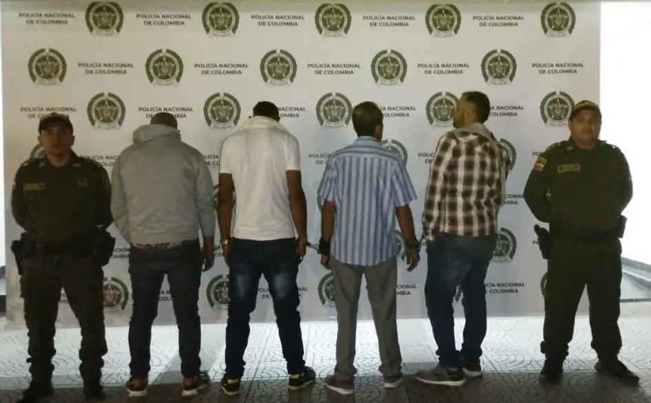 Capturan a cuatro hombres que hurtaron $4 millones y un celular en La Manuela Capturan a cuatro hombres que hurtaron $4 millones y un celular en La Manuela