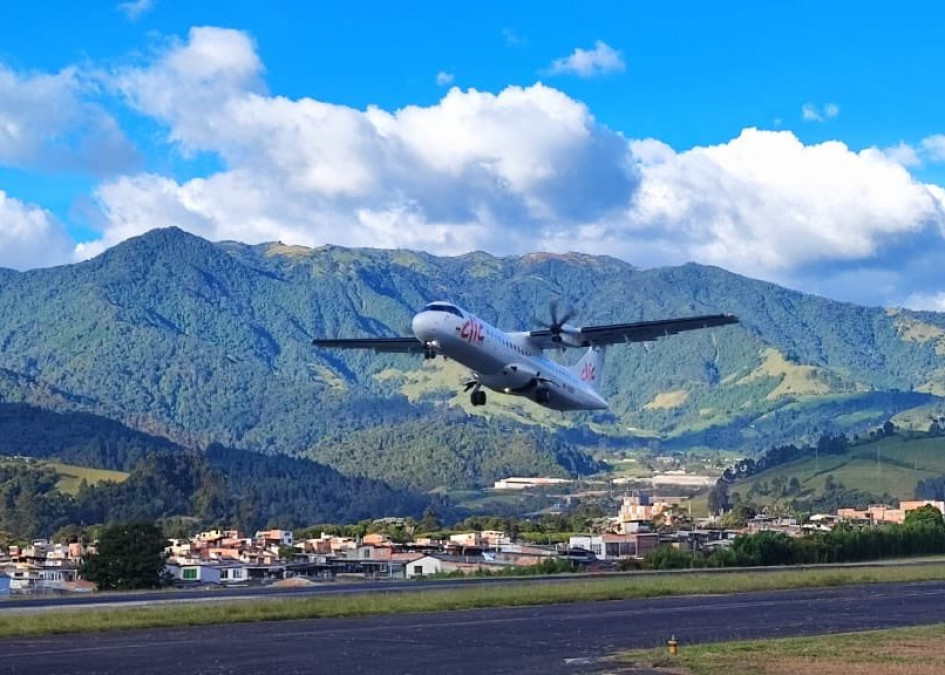 La aerolínea Clic es la única que opera en el Aeropuerto La Nubia de Manizales. La aerolínea Clic es la única que opera en el Aeropuerto La Nubia de Manizales.