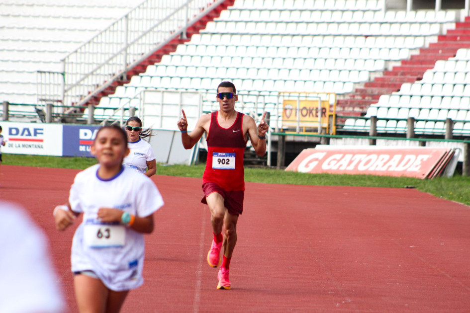 Juan Guillermo Osorio de Villamaría fue el ganador de los 15K.