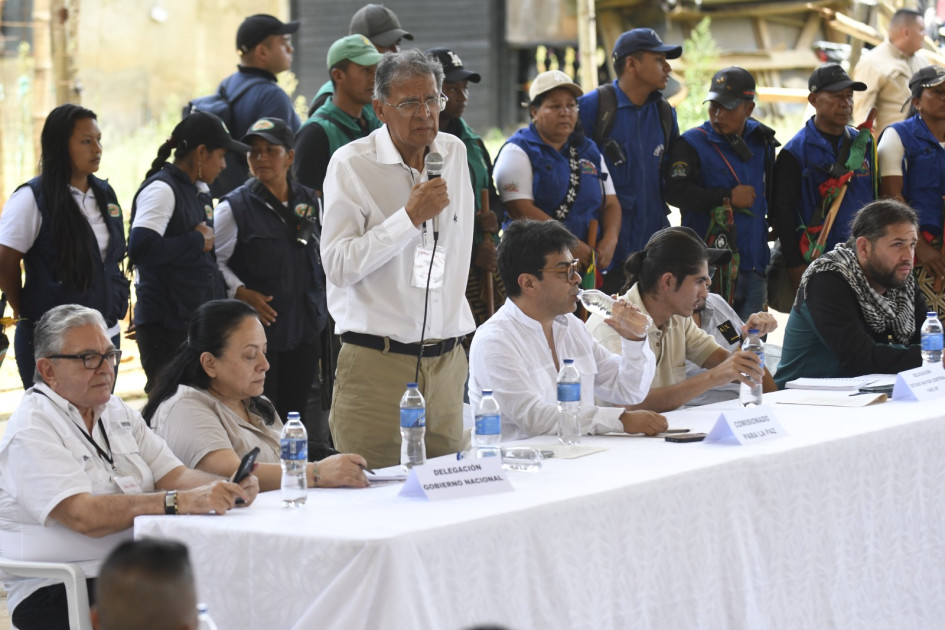 Camilo González Posso, coordinador de la delegación negociadora del Gobierno con el Emc, durante una declaración conjunta de las partes. Camilo González Posso, coordinador de la delegación negociadora del Gobierno con el Emc, durante una declaración conjunta de las partes.