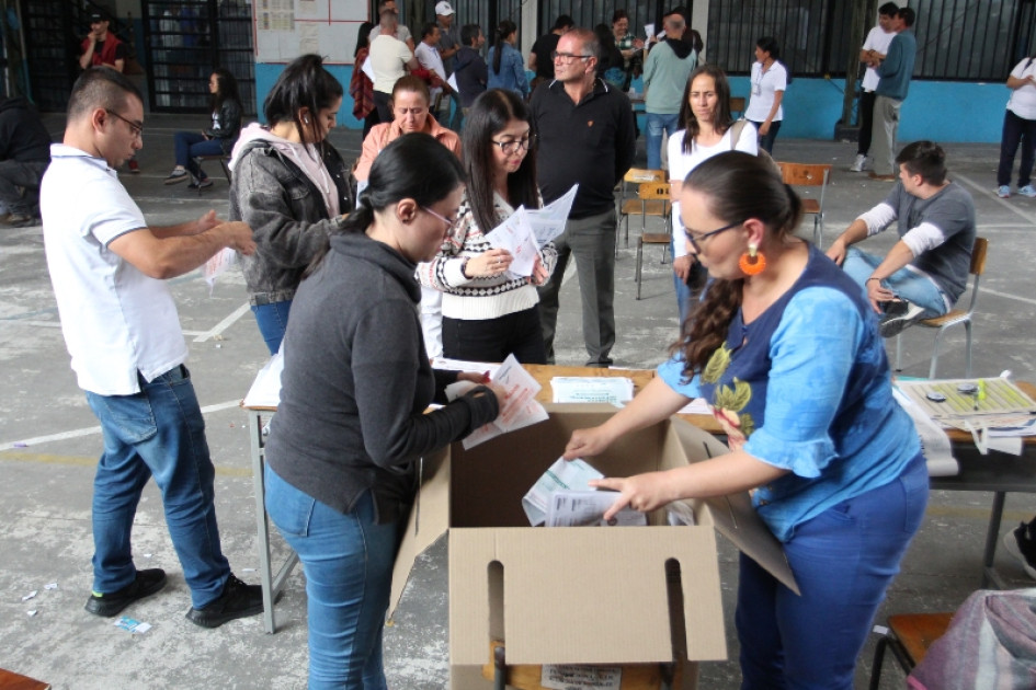 Los caldenses también eligieron concejales de sus municipios, diputados y ediles. Los caldenses también eligieron concejales de sus municipios, diputados y ediles.
