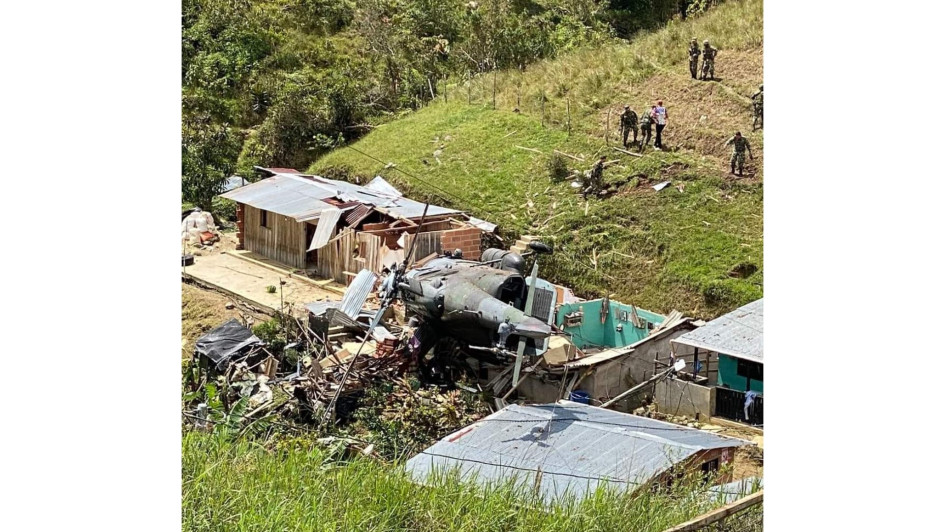 El helicóptero MI-17 EJC 3378 se encontraba realizando operaciones militares de abastecimiento y transporte de personal. Los heridos fueron hospitalizados. El helicóptero MI-17 EJC 3378 se encontraba realizando operaciones militares de abastecimiento y transporte de personal. Los heridos fueron hospitalizados.