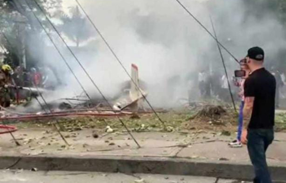 Así se veía en centro de Cali minutos después del accidente de la avioneta de la FAC. Una avioneta con dos tripulantes se accidenta en el centro de Cali