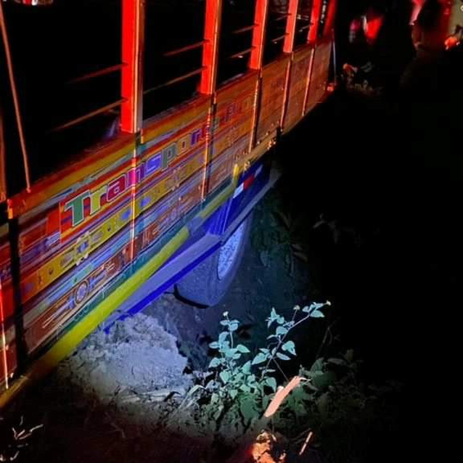 Así quedó la llanta de la chiva. Así quedó la llanta de la chiva en Villamaría.