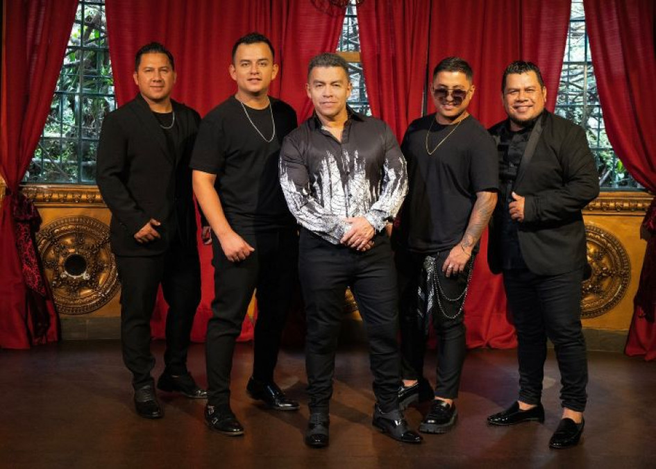 Los Hermanos Medina y Luisito Muñoz, artistas colombianos. Los Hermanos Medina y Luisito Muñoz, artistas colombianos.