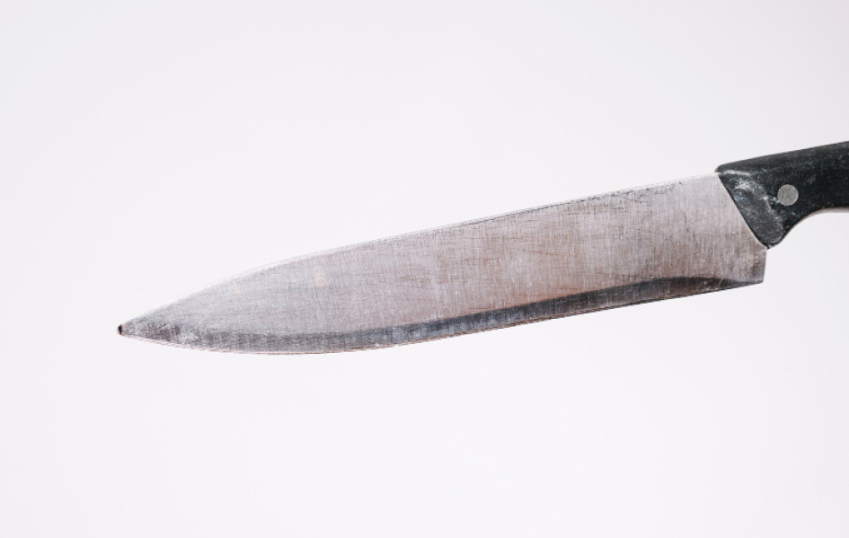 Ilustración sobre ataque con cuchillo Ilustración sobre ataque con cuchillo