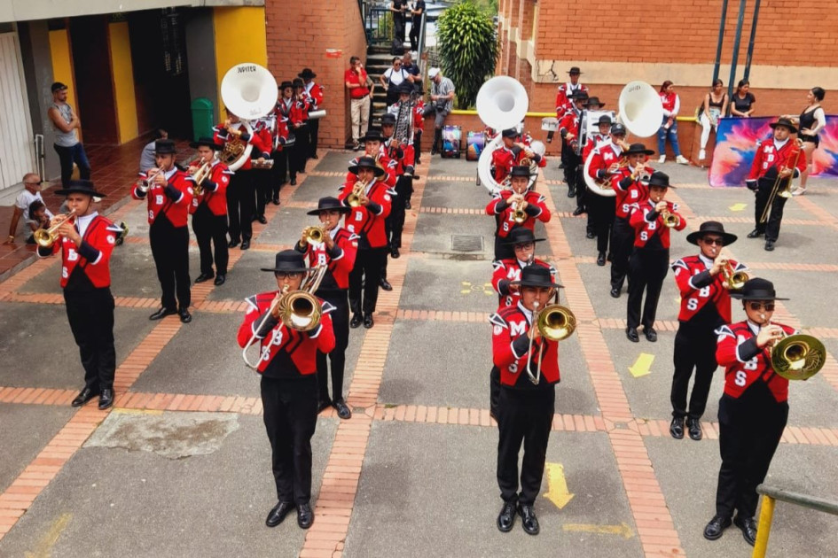Manizales Banda Show cuenta con 55 integrantes. Manizales Banda Show cuenta con 55 integrantes.