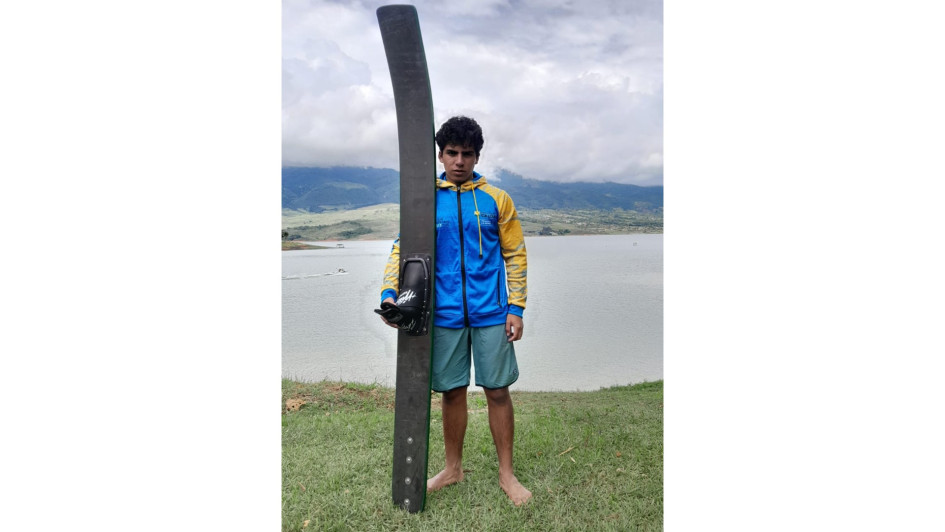 El joven de 18 años Samuel Acevedo logró el tercer mejor registro de salto en esquí náutico en el lago Calima. El joven de 18 años Samuel Acevedo logró el tercer mejor registro de salto en esquí náutico en el lago Calima.