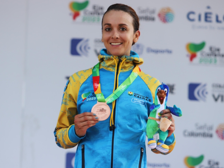 Diana Carolina Peñuela con la medalla de bronce que obtuvo para Caldas en la contrarreloj femenina de ciclismo. Ciclismo de Caldas