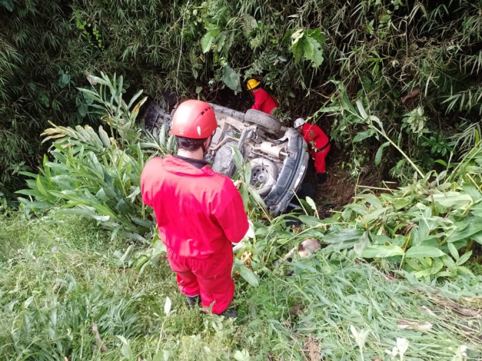 Vehículo rodó en la vía Pácora-Salamina: cuatro personas lesionadas Vehículo rodó en la vía Pácora-Salamina: cuatro personas lesionadas