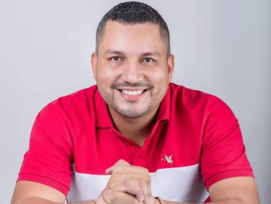 Cristian Leonardo Márquez Badillo, de Gente en Movimiento (partido fundado por el actual ministro de las TIC, Mauricio Lizcano), es el nuevo alcalde de Gamarra (Cesar). Cristian Leonardo Márquez Badillo, de Gente en Movimiento (partido fundado por el actual ministro de las TIC, Mauricio Lizcano), es el nuevo alcalde de Gamarra (Cesar).
