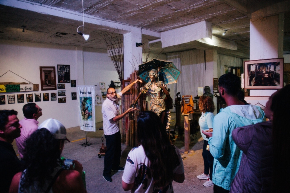 Rafael recibe en su museo a representantes de agencias de turismo del país para que incluyan a Pácora dentro de sus próximos destinos.  