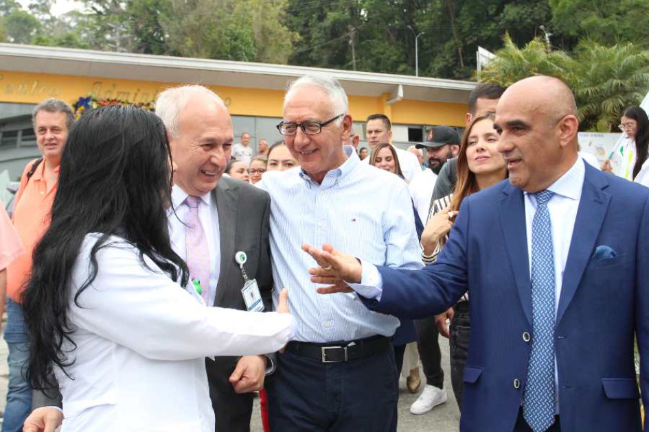 Ministro de Salud pidió acelerar la construcción del nuevo Hospital Santa Sofía Ministro de Salud pidió acelerar la construcción del nuevo Hospital Santa Sofía