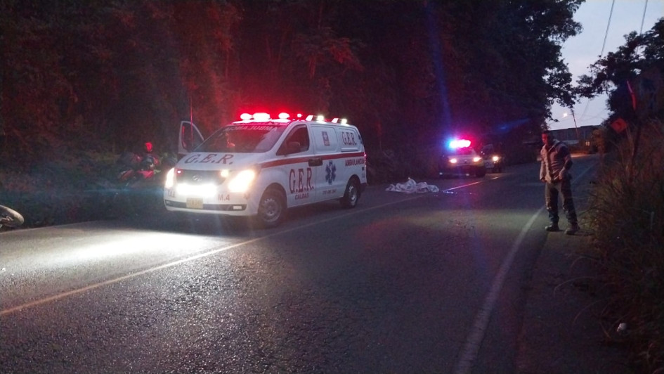 Un fallecido y dos lesionados en accidente de tránsito en la vía Manizales-Neira