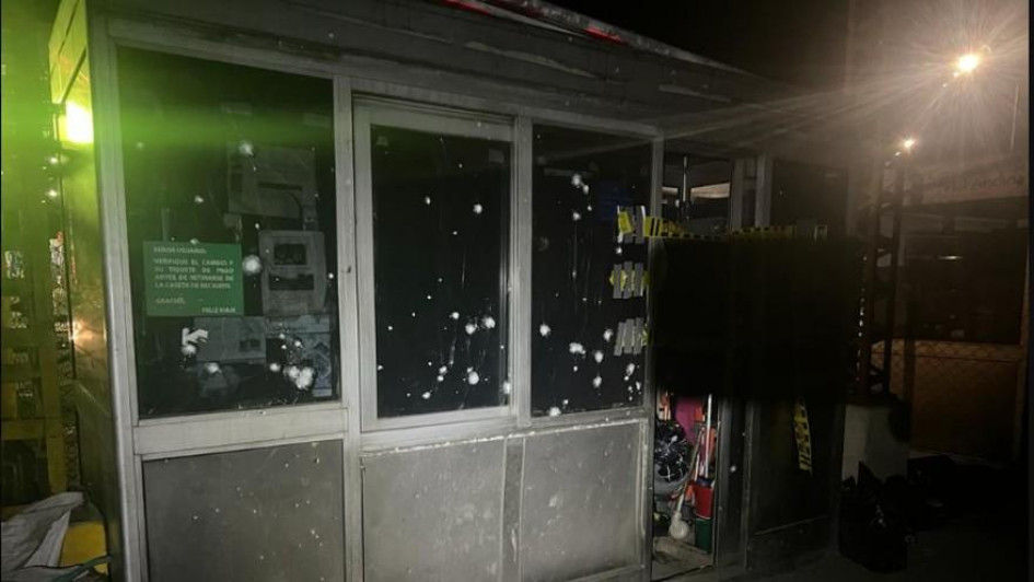 Dos personas resultaron heridas tras ataque con explosivos en peaje Bogotá-Meta Dos personas resultaron heridas tras ataque con explosivos en peaje Bogotá-Meta