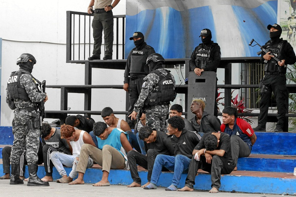 Foto | EFE | LA PATRIA Detenidos por la toma de un canal de televisión en Guayaquil permanecen en custodia de la Policía. Foto | EFE | LA PATRIA Detenidos por la toma de un canal de televisión en Guayaquil permanecen en custodia de la Policía.