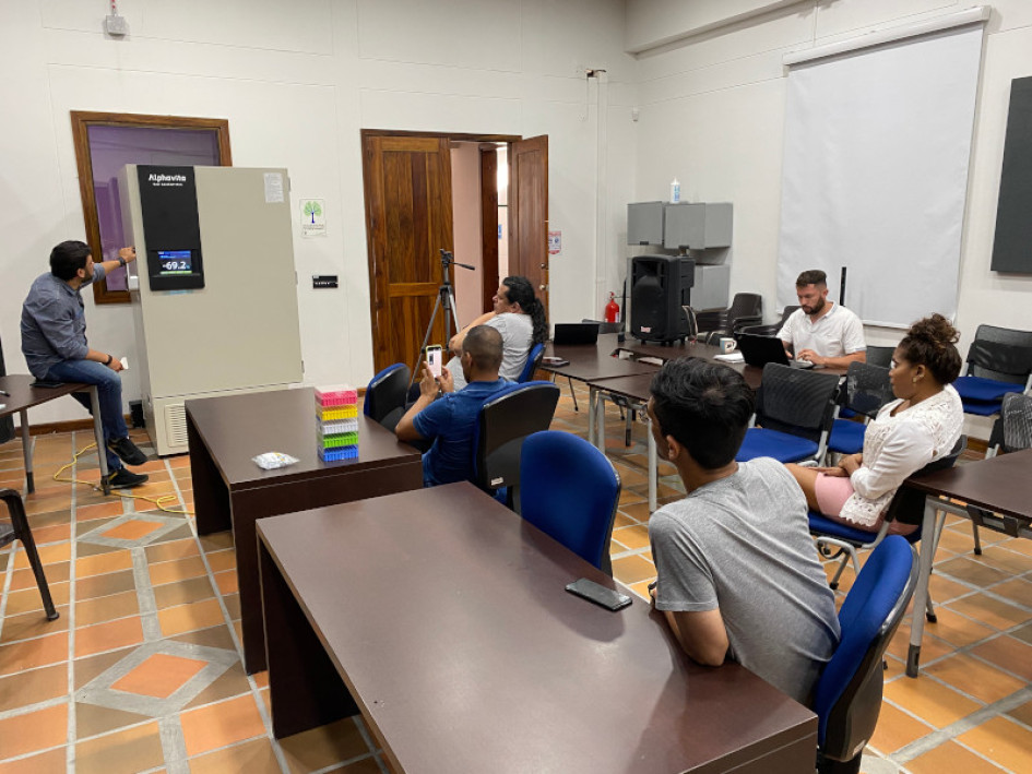 Expertos estuvieron hablando de Alphavita, ultracongelador de Bios con el que se obtienen temperaturas de -50 °C hasta -80 °C.