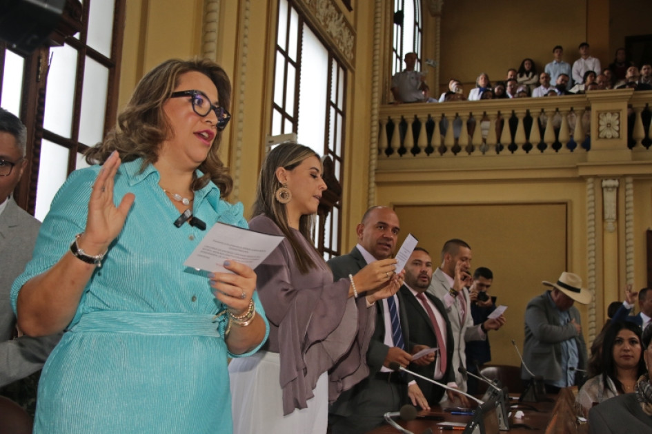 En el recinto de la Asamblea los diputados se citaron a las 9:00 a.m. para realizar la posesión y el juramento del cargo que desempeñarán hasta el 2027. En el recinto de la Asamblea los diputados se citaron a las 9:00 a.m. para realizar la posesión y el juramento del cargo que desempeñarán hasta el 2027.