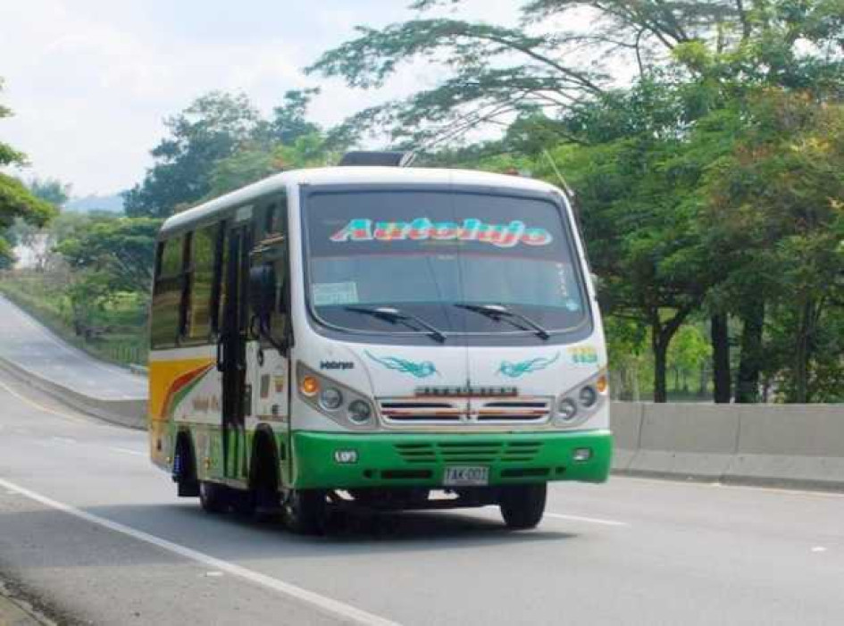El nuevo año llega con alzas. Si va a viajar entre Manizales, Chinchiná y Palestina y viceversa tenga en cuenta que a partir del próximo martes subirá el pasaje en los buses de Autolujo. El nuevo año llega con alzas. Si va a viajar entre Manizales, Chinchiná y Palestina y viceversa tenga en cuenta que a partir del próximo martes subirá el pasaje en los buses de Autolujo.