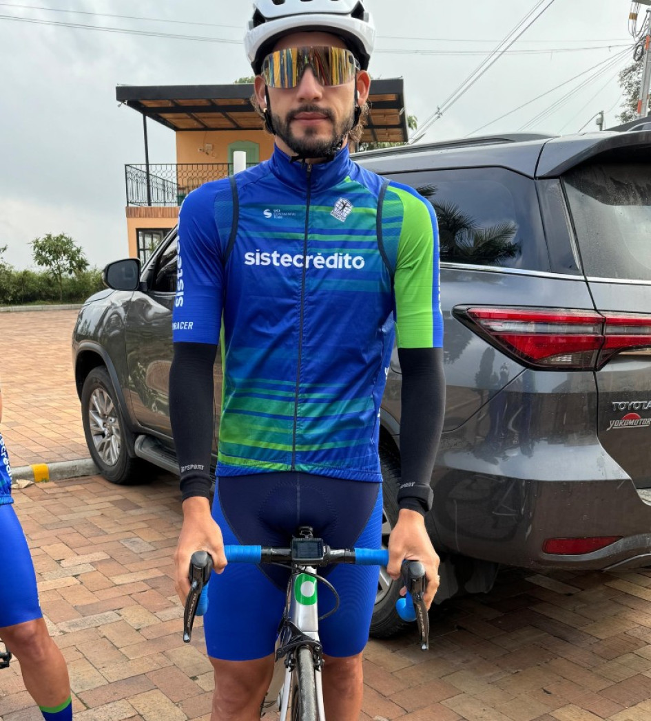 Juan Diego Hoyos, caldense, estrenará su camiseta en los Nacionales. Ahora corre con Sistecrédito. Ciclismo caldense