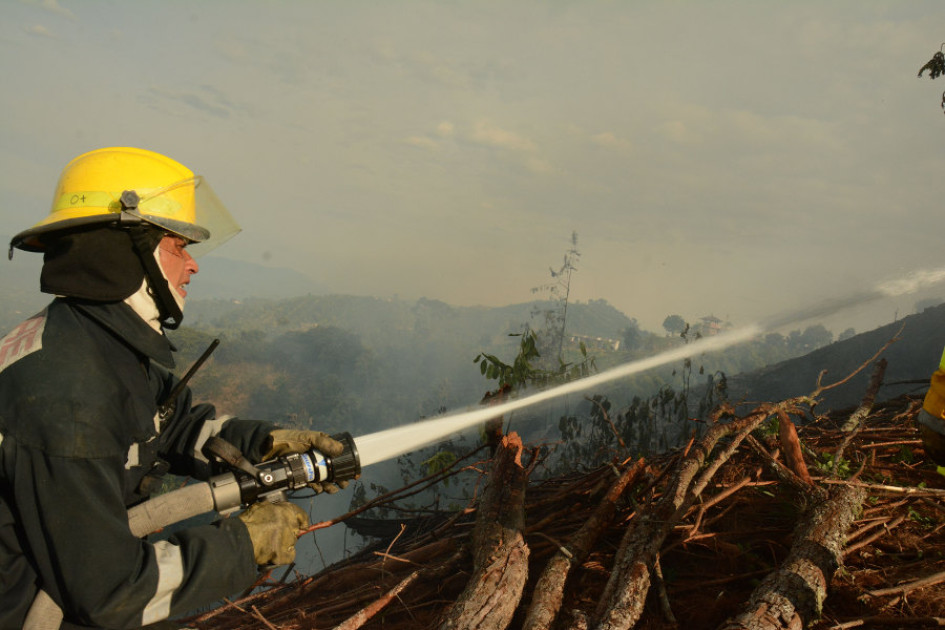 El Instituto de Hidrología, Meteorología y Estudios Ambientales (Ideam) declaró en noviembre del año pasado el comienzo del fenómeno de El Niño en el país. Este es un cambio en las dinámicas atmosféricas ocasionado por el aumento en la temperatura del océano Pacífico. Por su ubicación, en Colombia se presentan lluvias en algunas zonas y sequías en otras, por lo que se recomienda el almacenamiento de agua que pueda servir para cuidar animales y el riego de cultivos.