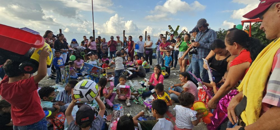 La actividad con los niños de Pensilvania el 3 de diciembre, en la primera vuelta. La actividad con los niños de Pensilvania el 3 de diciembre, en la primera vuelta.