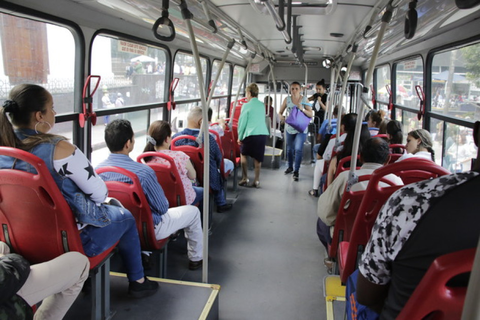 Montar en buseta costará $2.700 este año, mientras que la mínima del taxi valdrá $5.400. Montar en buseta costará $2.700 este año, mientras que la mínima del taxi valdrá $5.400.