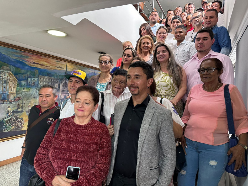 Ediles de comunas y corregimientos de Manizales asistieron al Concejo a la aprobación del proyecto que busca remunerar sus funciones. Ediles de comunas y corregimientos de Manizales asistieron al Concejo a la aprobación del proyecto que busca remunerar sus funciones.