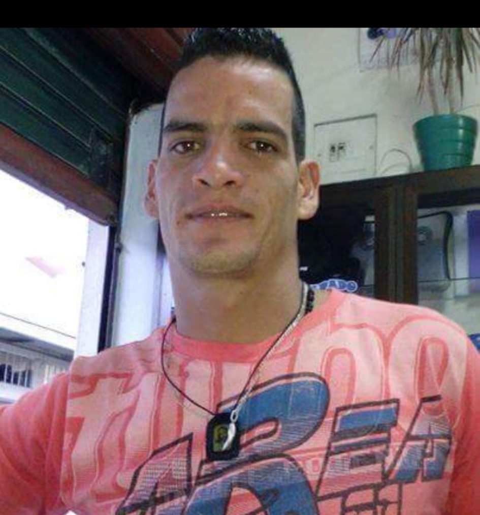 Jorge William Betancur Galvis. Pagó 7 años y 6 meses por porte ilegal de armas. Jorge William Betancur Galvis. Pagó 7 años y 6 meses por porte ilegal de armas.