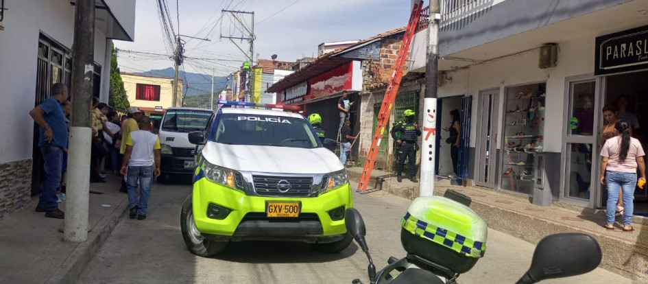 A la pareja la encontraron en la mañana de ayer en su vivienda. A la pareja la encontraron en la mañana de ayer en su vivienda.