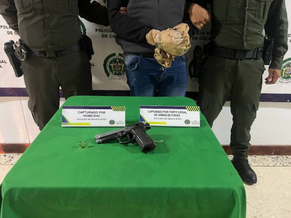 En la vereda Caracolí, de Supía, mataron con arma de fuego a Jhon Henry Gañan, de 35 años de edad. La Policía halló esta pistola, con la que supuestamente atacaron al ciudadano. En la vereda Caracolí, de Supía, mataron con arma de fuego a Jhon Henry Gañan, de 35 años de edad. La Policía halló esta pistola, con la que supuestamente atacaron al ciudadano.