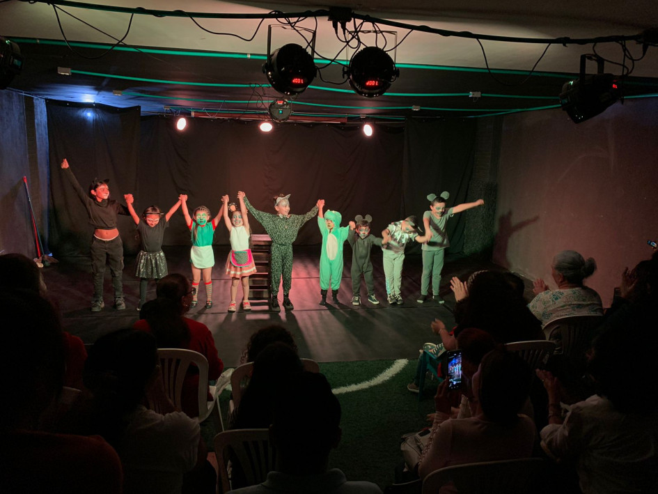 El Faro es el primer teatro independiente con el que cuenta Villamaría. Forman en danza, teatro, artes plásticas y música, además apadrina a colegios rurales y urbanos. Cada año hacen festivales de artes plásticas y de teatro. El Faro es el primer teatro independiente con el que cuenta Villamaría. Forman en danza, teatro, artes plásticas y música, además apadrina a colegios rurales y urbanos. Cada año hacen festivales de artes plásticas y de teatro.