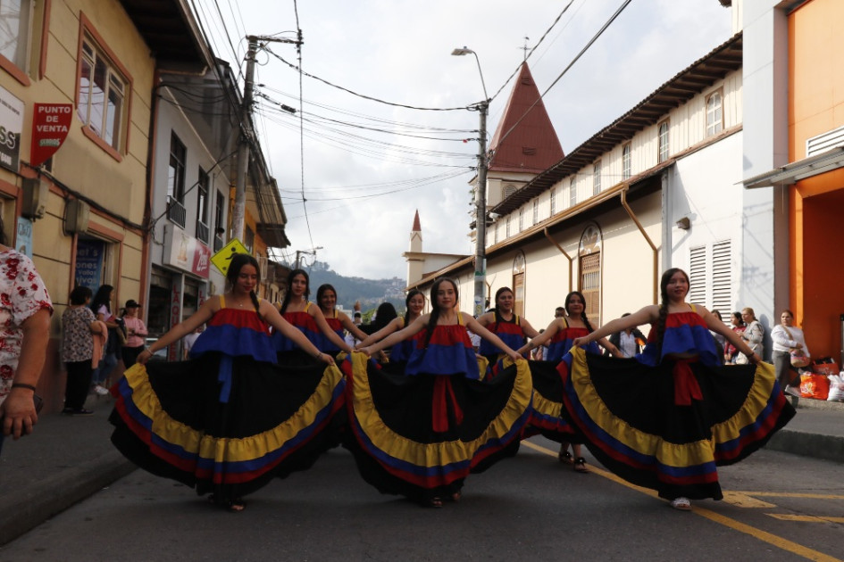 En Villamaría estas fiestas integran a la comunidad con una variada programación artística, cultural y deportiva. En Villamaría estas fiestas integran a la comunidad con una variada programación artística, cultural y deportiva.