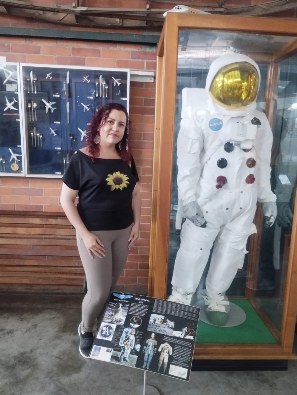Luisa Fernanda Castañeda, docente de la Institución Educativa la Gran Colombia, partió ayer para Estados Unidos a su presentación en la Nasa. Luisa Fernanda Castañeda, docente de la Institución Educativa la Gran Colombia, partió ayer para Estados Unidos a su presentación en la Nasa.