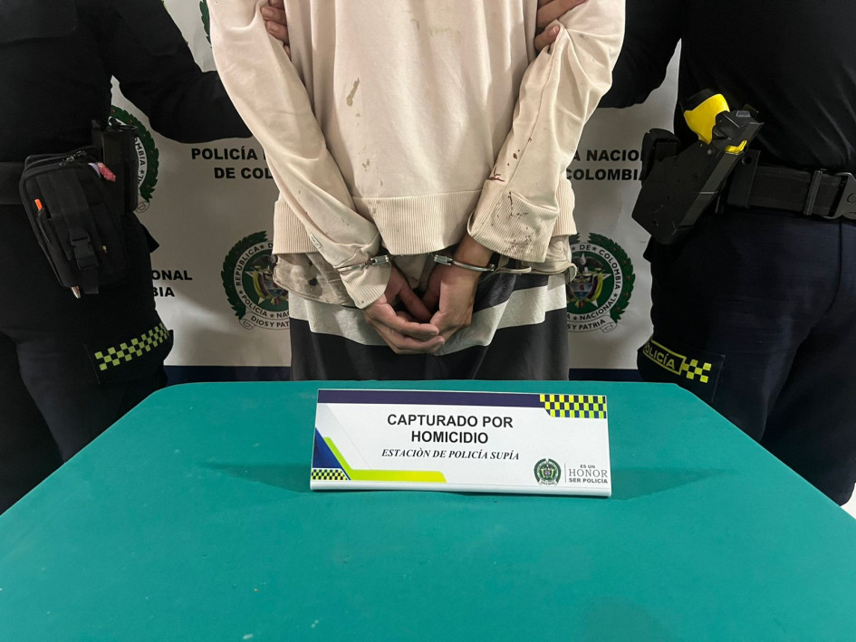 El presunto asesino fue capturado por la Policía. El presunto asesino fue capturado por la Policía.