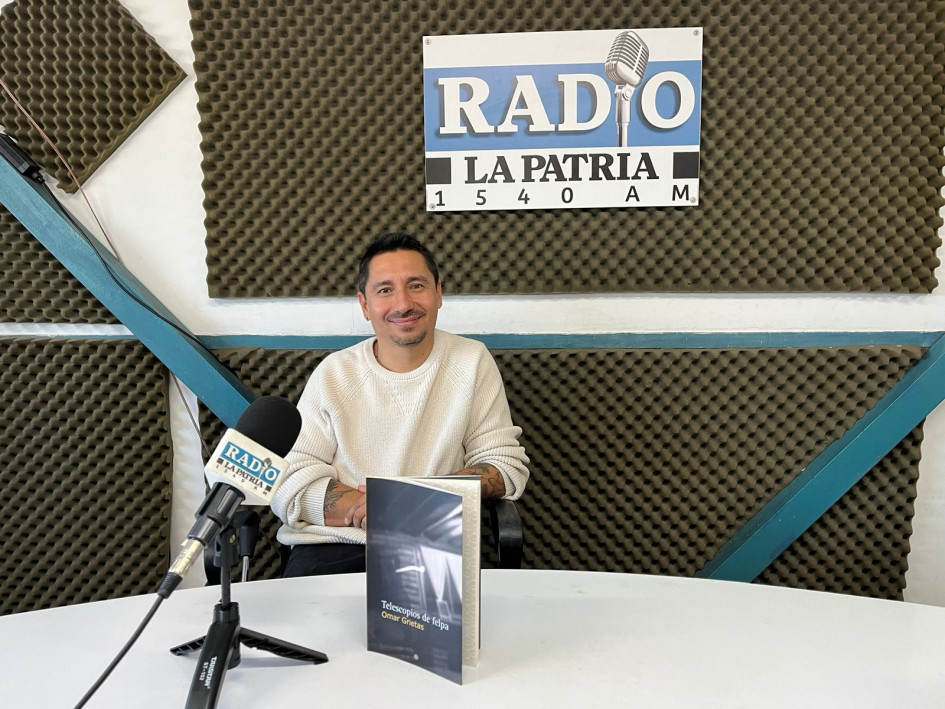 Ómar Grietas, escritor del libro Telescopios de felpa. Ómar Grietas, escritor del libro Telescopios de felpa.