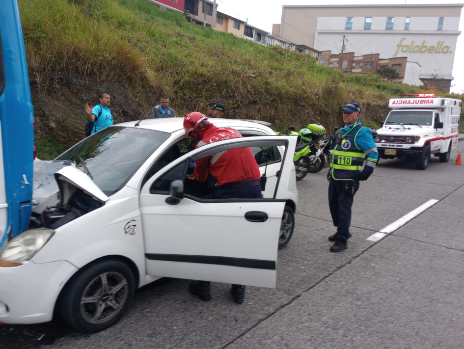 El accidente ocurrió en la mañana de este lunes en la avenida Kevin Ángel. El accidente ocurrió en la mañana de este lunes en la avenida Kevin Ángel.