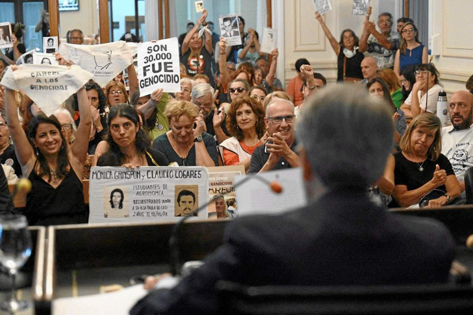 Foto | @danyvilar | LA PATRIA Sobrevivientes y familiares de las víctimas celebraron el fallo. Foto | @danyvilar | LA PATRIA Sobrevivientes y familiares de las víctimas celebraron el fallo.